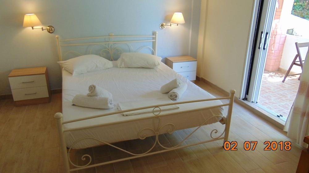 Villa Avra Dassia  Eksteriør billede